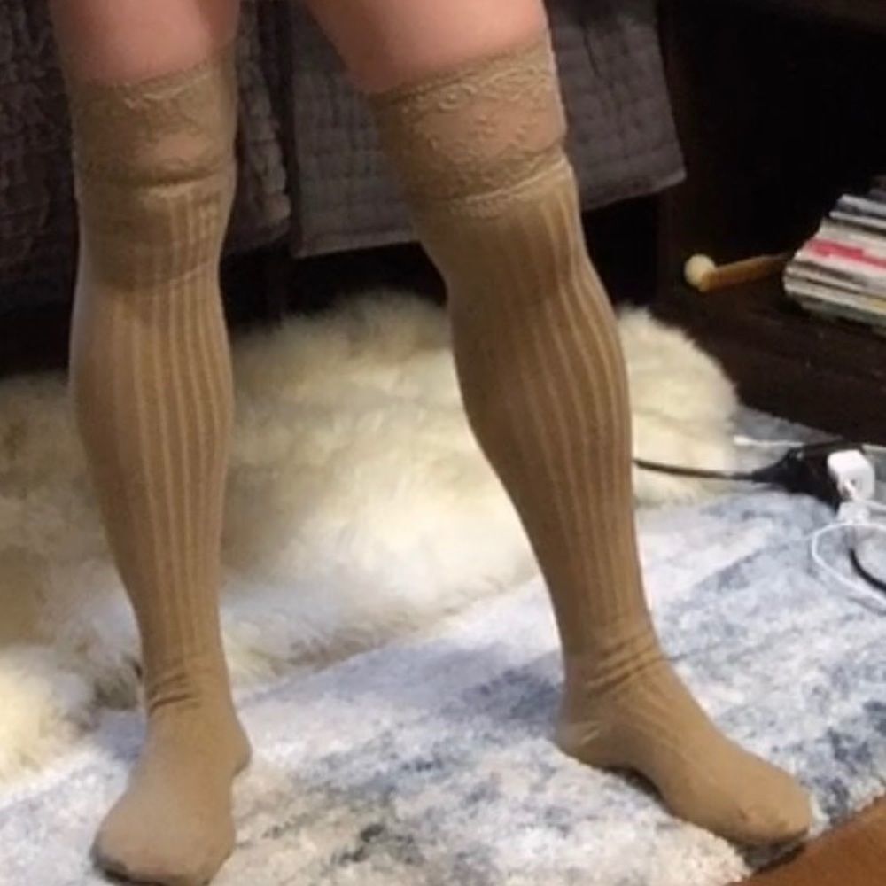 Ruffled Lace Thigh High Socks    - Picture 5 of 7
